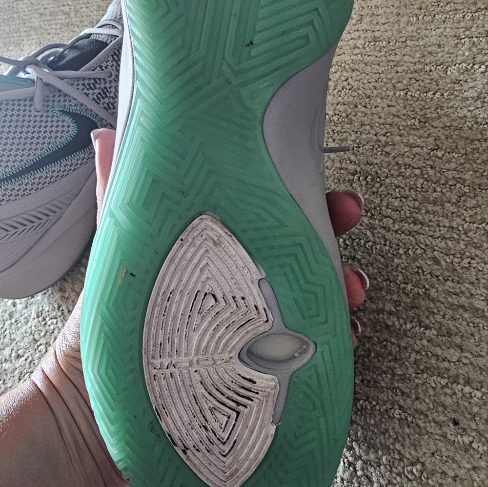 Nike Kyrie Flytrap - image 4